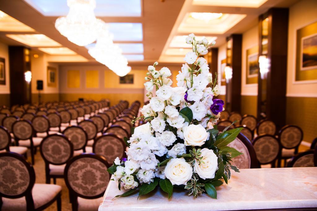 Best Western Hotel Lev Or I Bukares Bagian luar foto