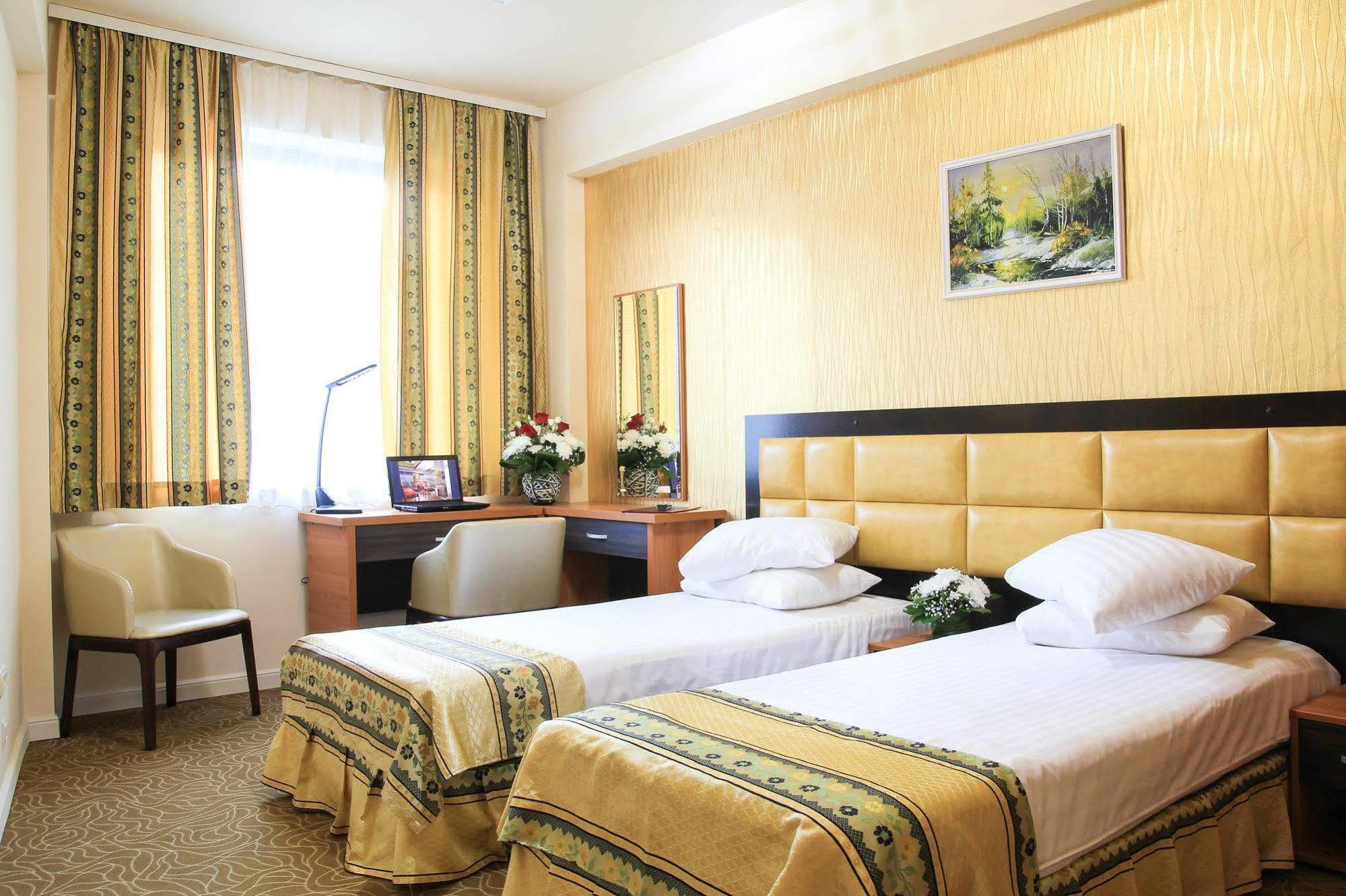 Best Western Hotel Lev Or I Bukares Bagian luar foto