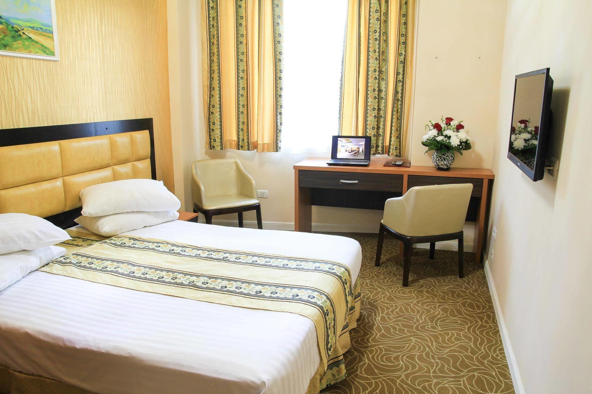 Best Western Hotel Lev Or I Bukares Bagian luar foto