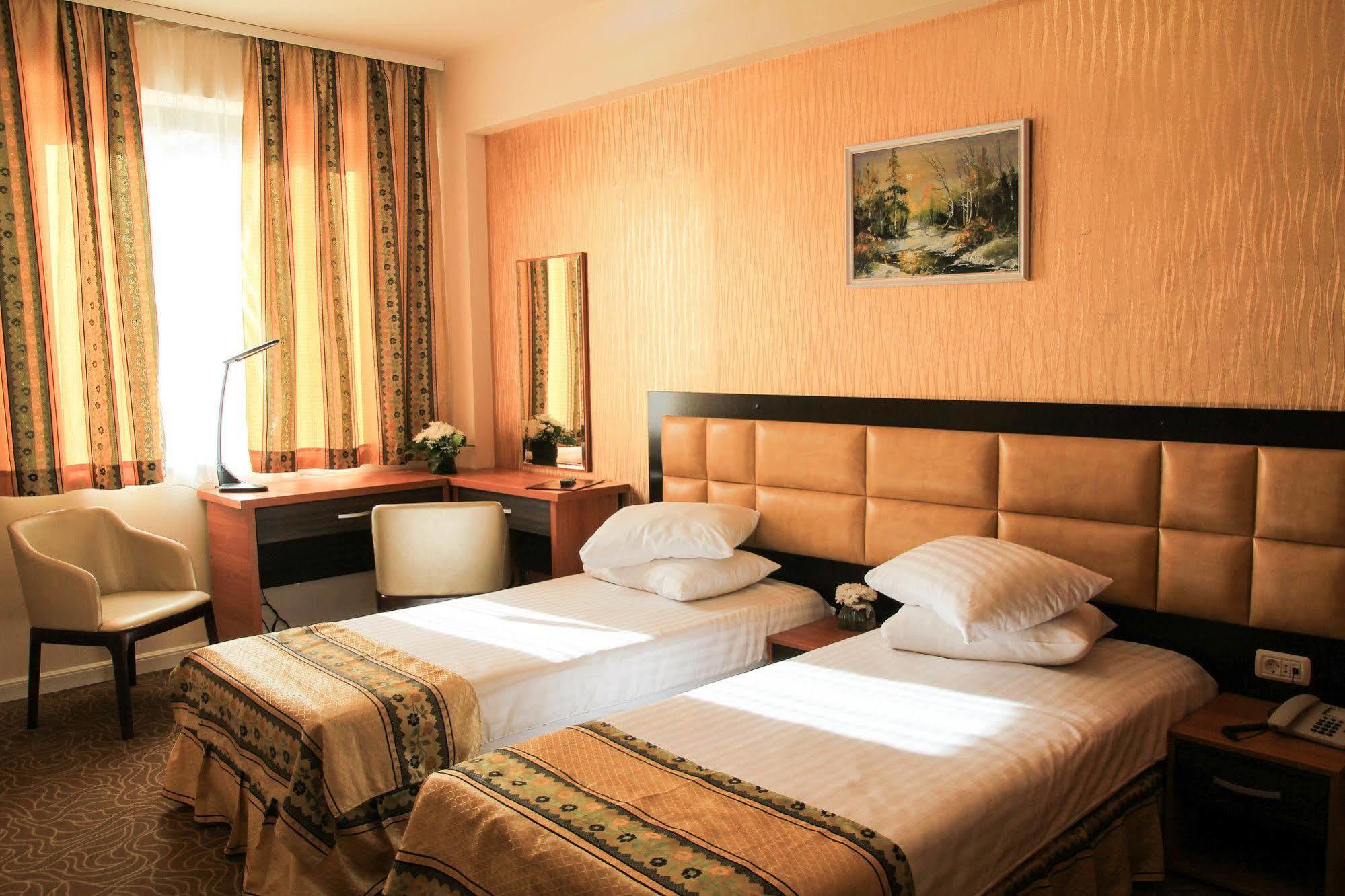 Best Western Hotel Lev Or I Bukares Bagian luar foto