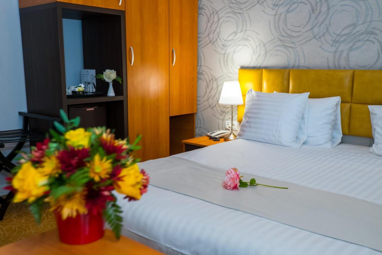 Best Western Hotel Lev Or I Bukares Bagian luar foto