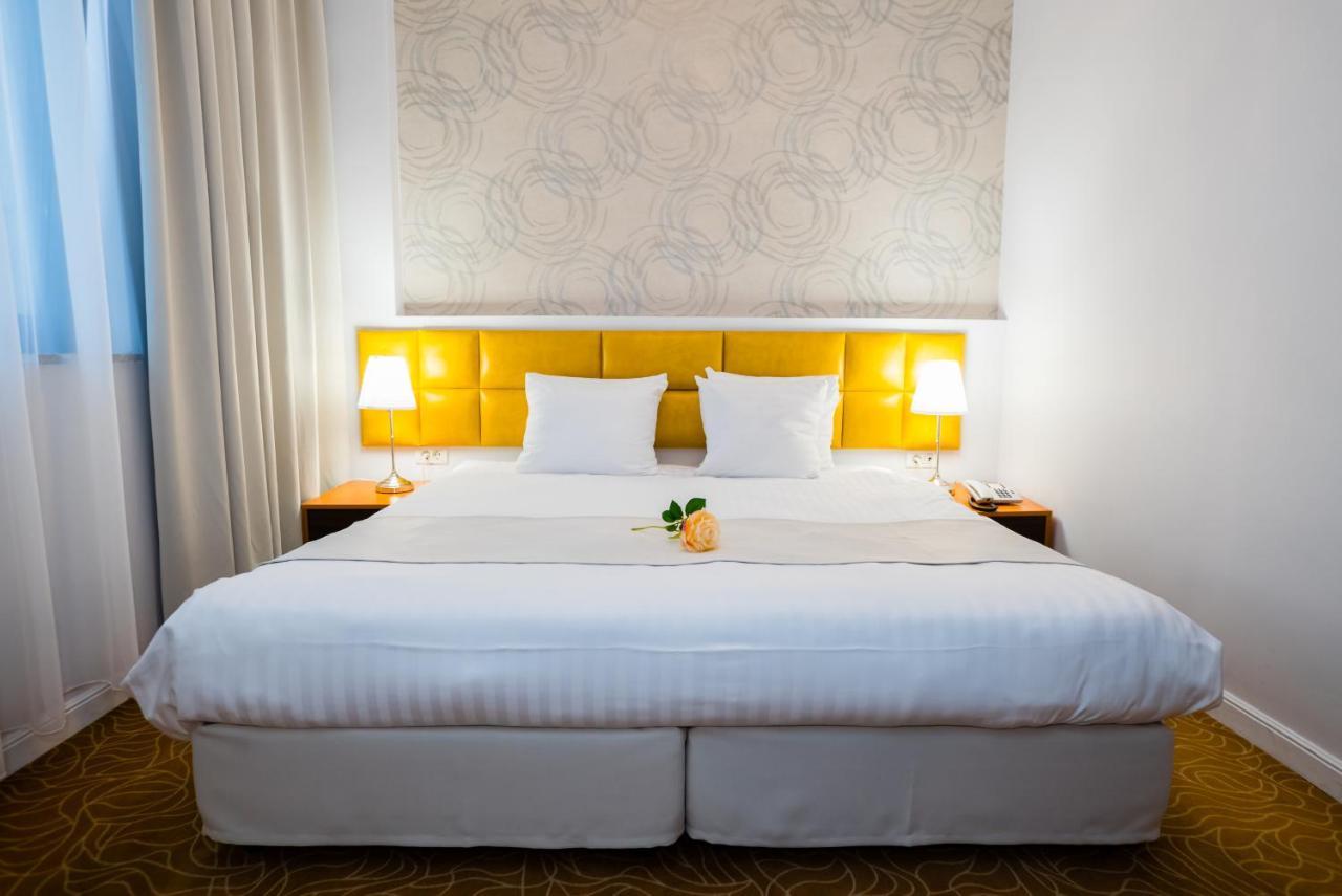 Best Western Hotel Lev Or I Bukares Bagian luar foto