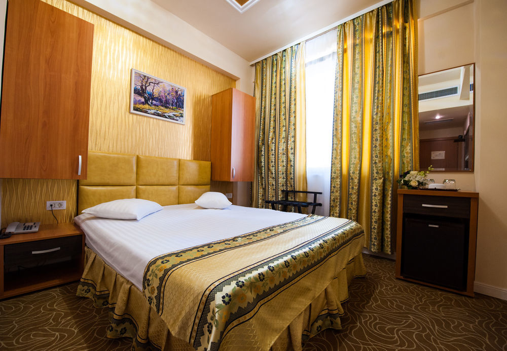 Best Western Hotel Lev Or I Bukares Bagian luar foto