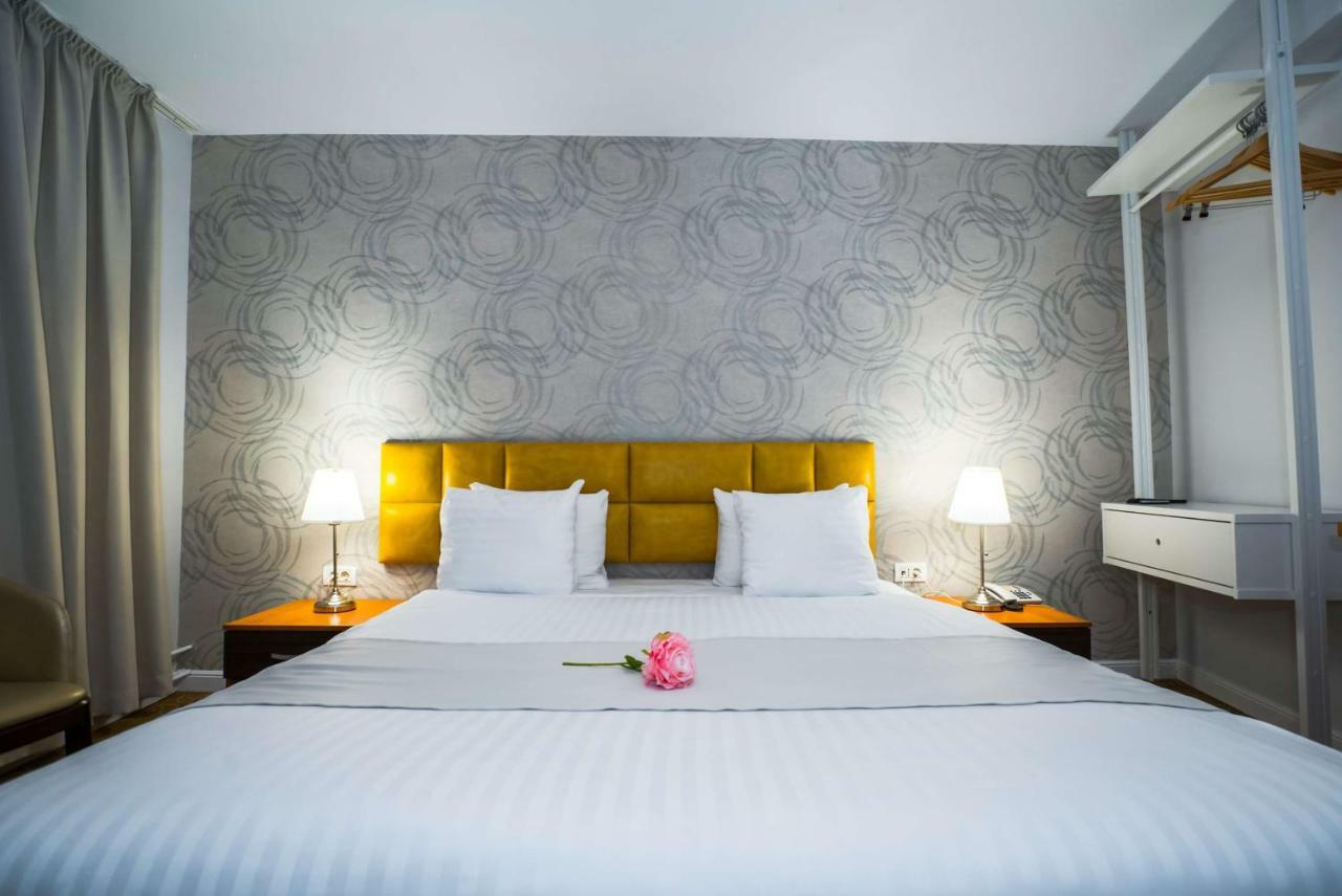 Best Western Hotel Lev Or I Bukares Bagian luar foto