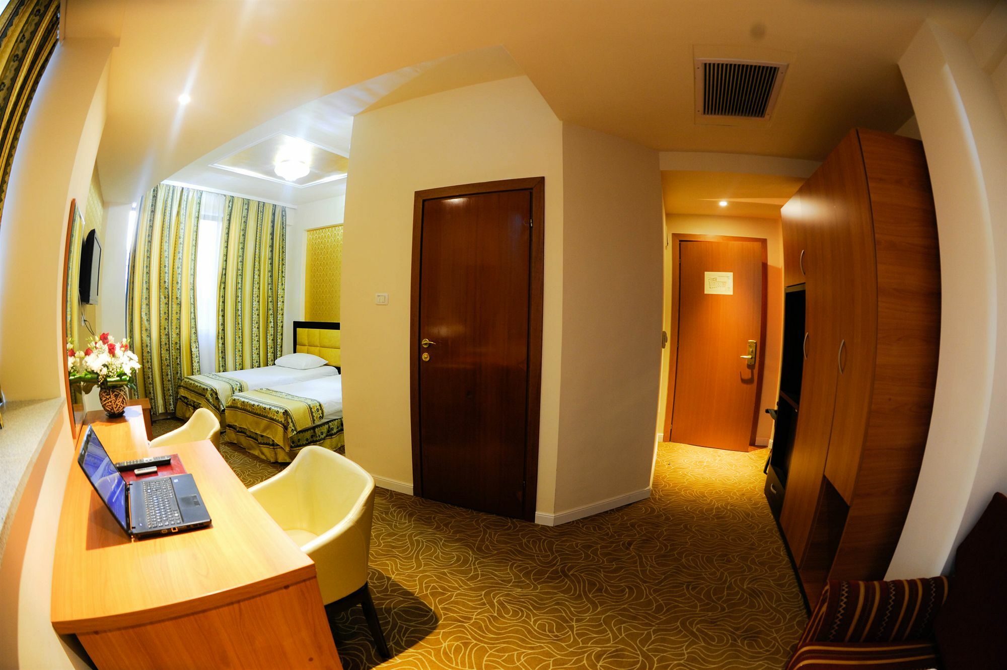 Best Western Hotel Lev Or I Bukares Bagian luar foto